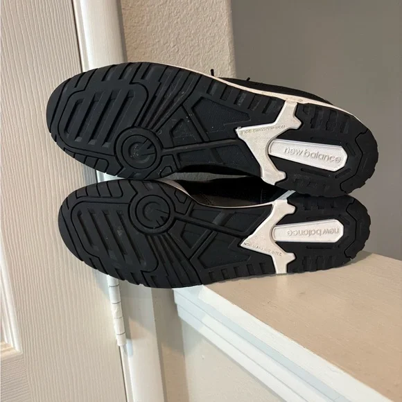 New Balance Shoes Mens Size 12 Black White 550 Retro Basketball Low BB550SV1 - Picture 8 of 9
